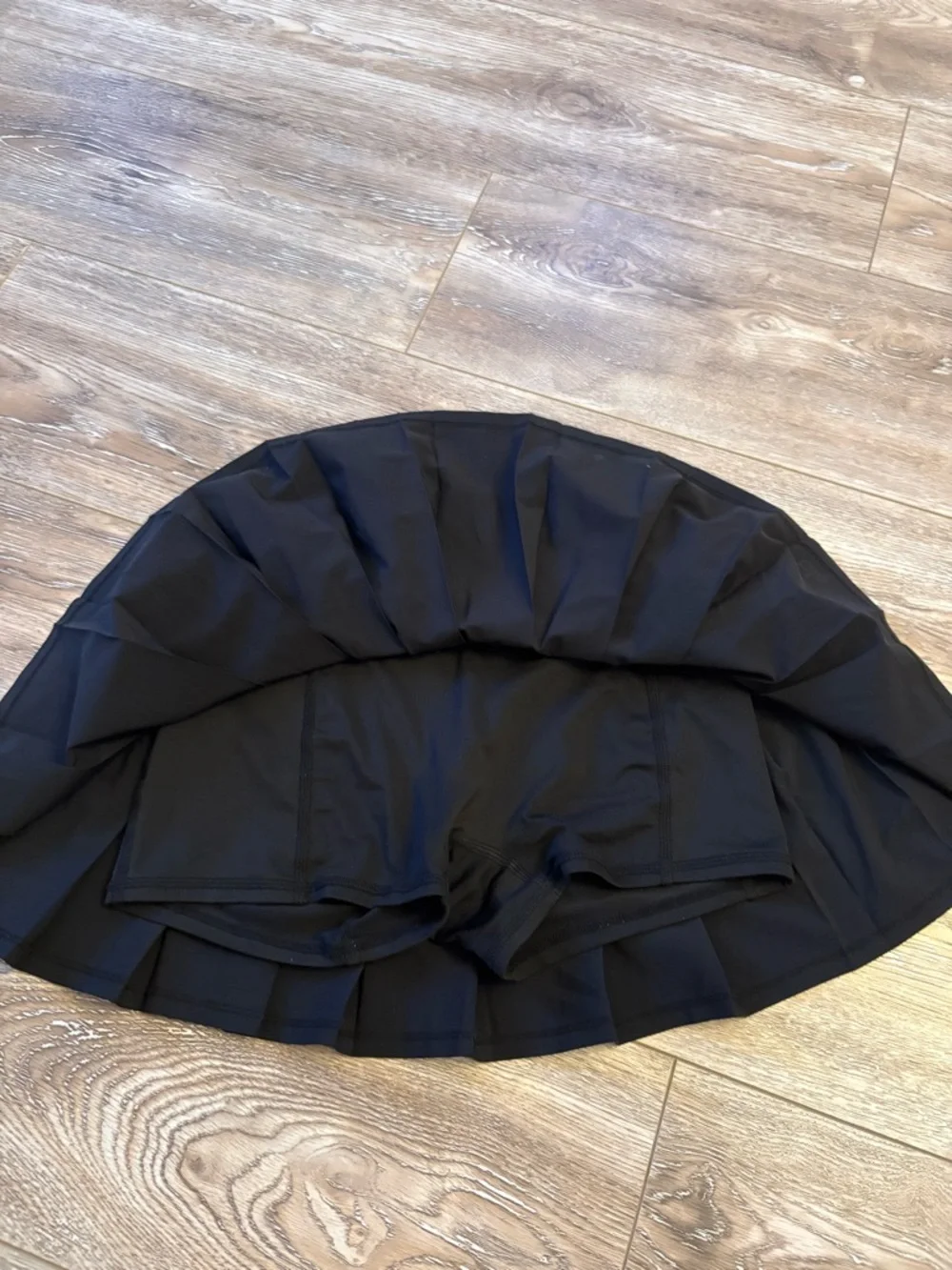 ALO Yoga Black Pleated Athletic Mini Skirt